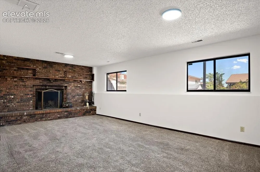 208 Starlite Drive Pueblo, CO 81005