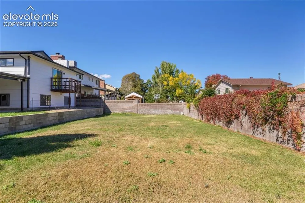 208 Starlite Drive Pueblo, CO 81005