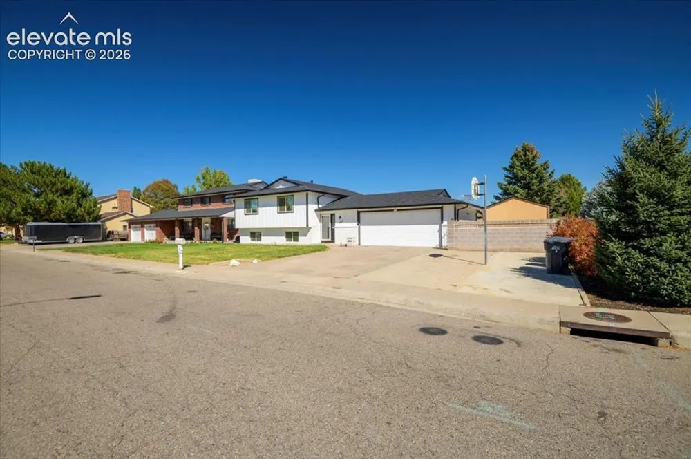 208 Starlite Drive Pueblo, CO 81005