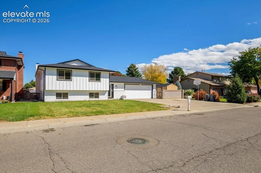 208 Starlite Drive Pueblo, CO 81005