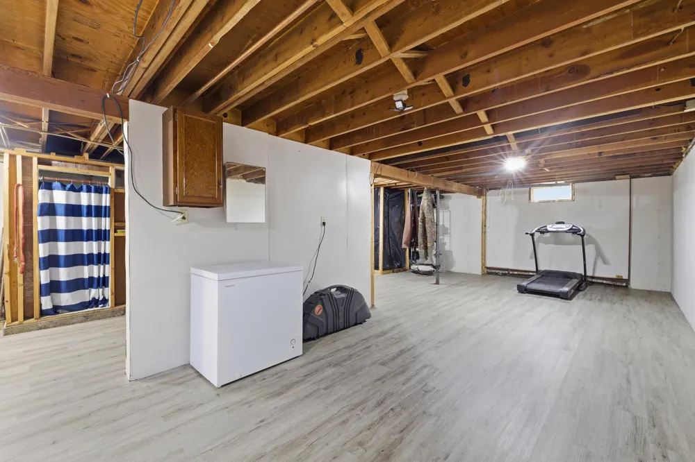 11128 Johnson Road Chisholm, MN 55719