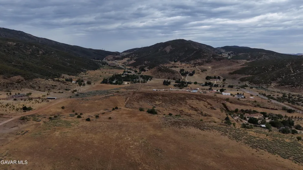 38936 Rogers Creek Road Leona Valley, CA 93551