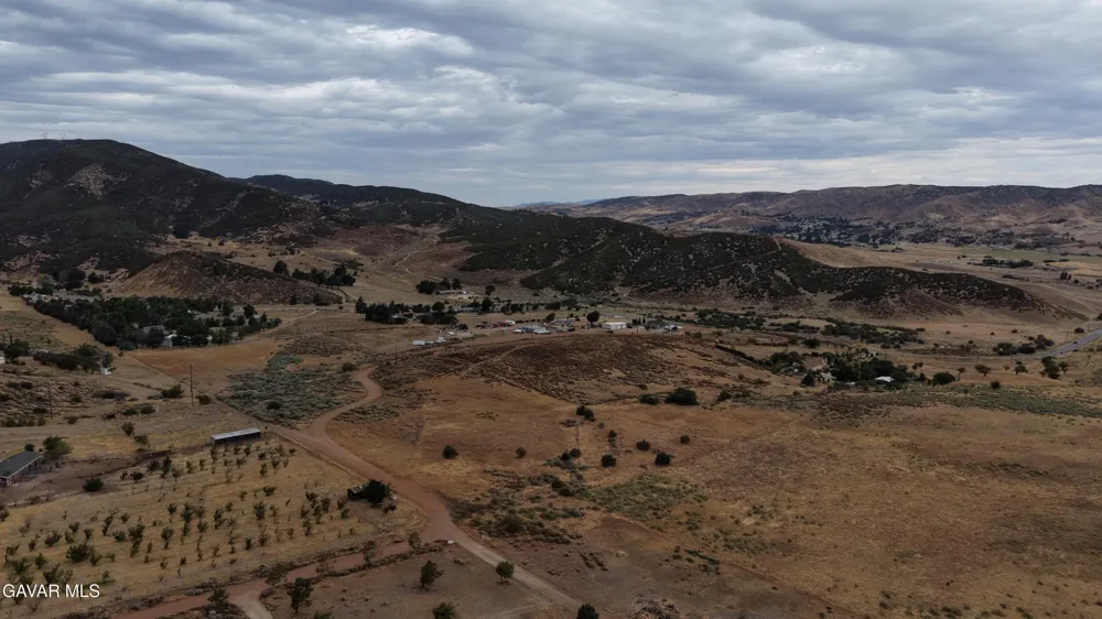 38936 Rogers Creek Road Leona Valley, CA 93551