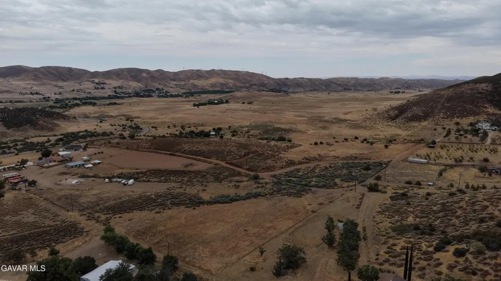 38936 Rogers Creek Road Leona Valley, CA 93551