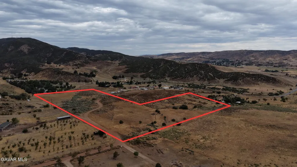 38936 Rogers Creek Road Leona Valley, CA 93551
