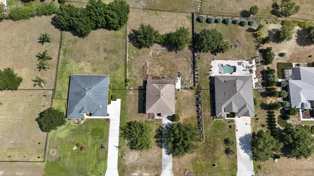 24215 WELDON DRIVE Eustis, FL 32736