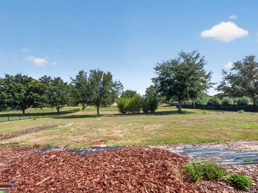 24215 WELDON DRIVE Eustis, FL 32736