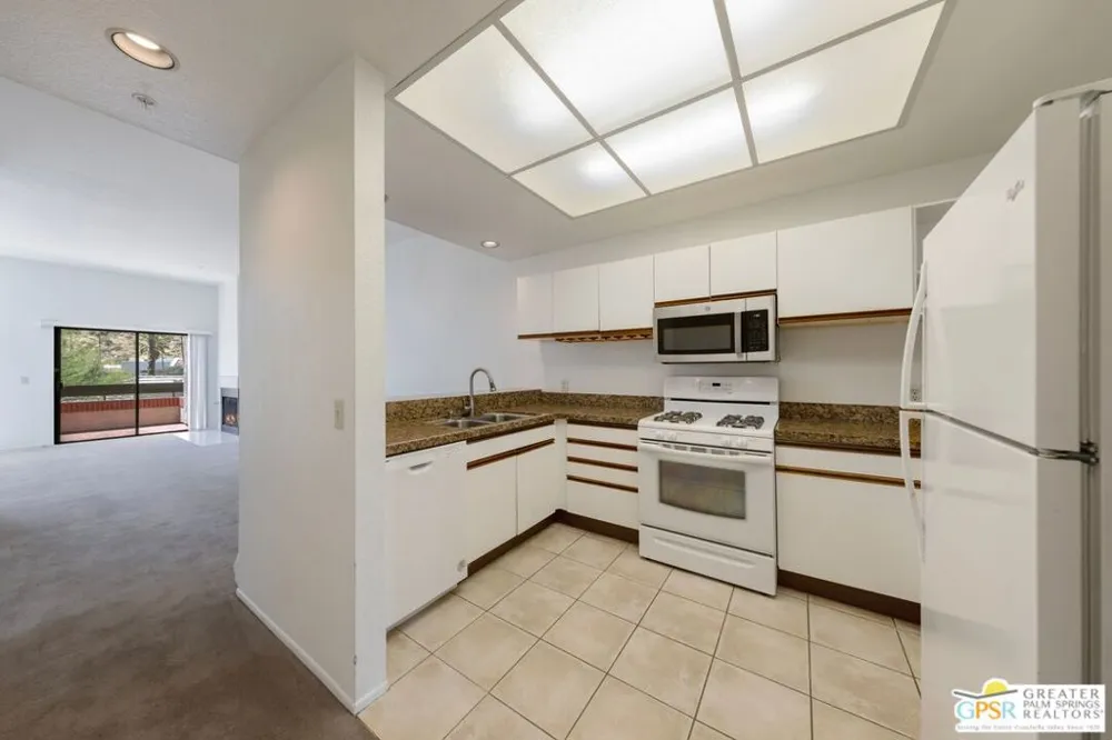 2601 S Broadmoor Drive #22 Palm Springs, CA 92264