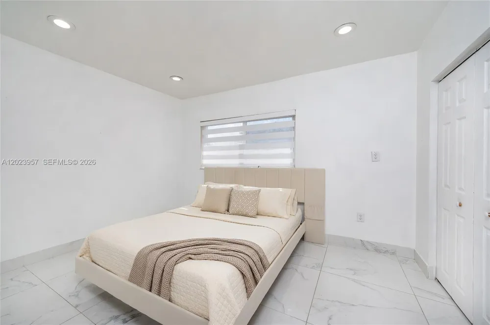 228 W 18th St Hialeah, FL 33010