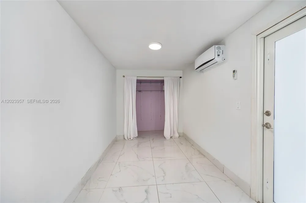 228 W 18th St Hialeah, FL 33010