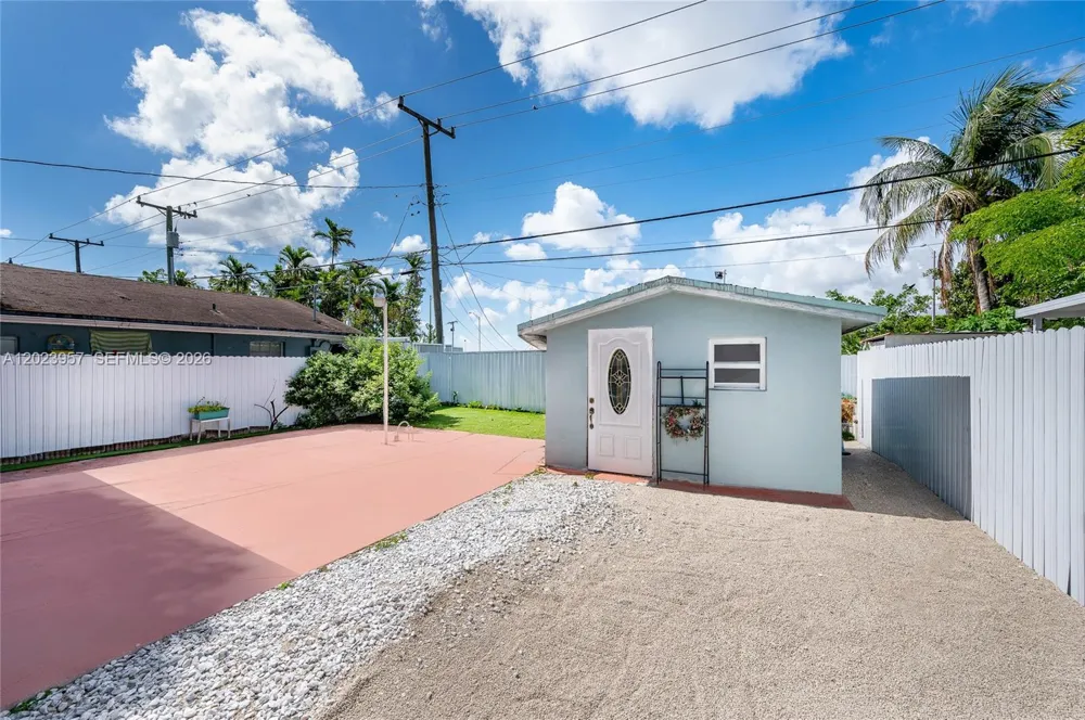 228 W 18th St Hialeah, FL 33010
