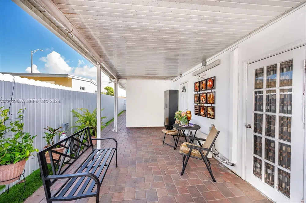 228 W 18th St Hialeah, FL 33010