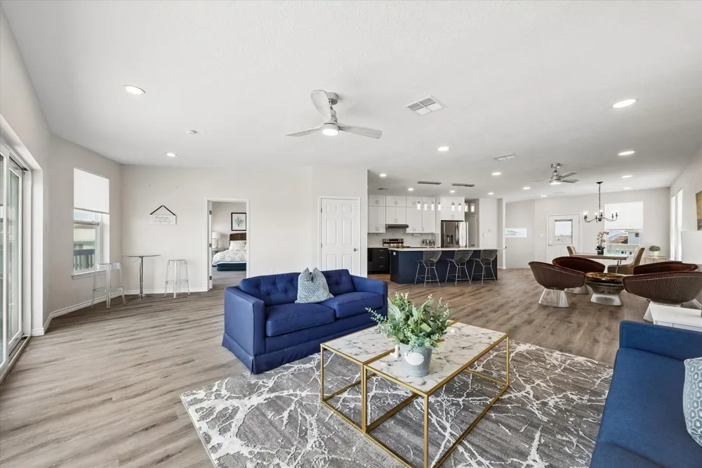 106 Quayside Drive Tiki Island, TX 77554