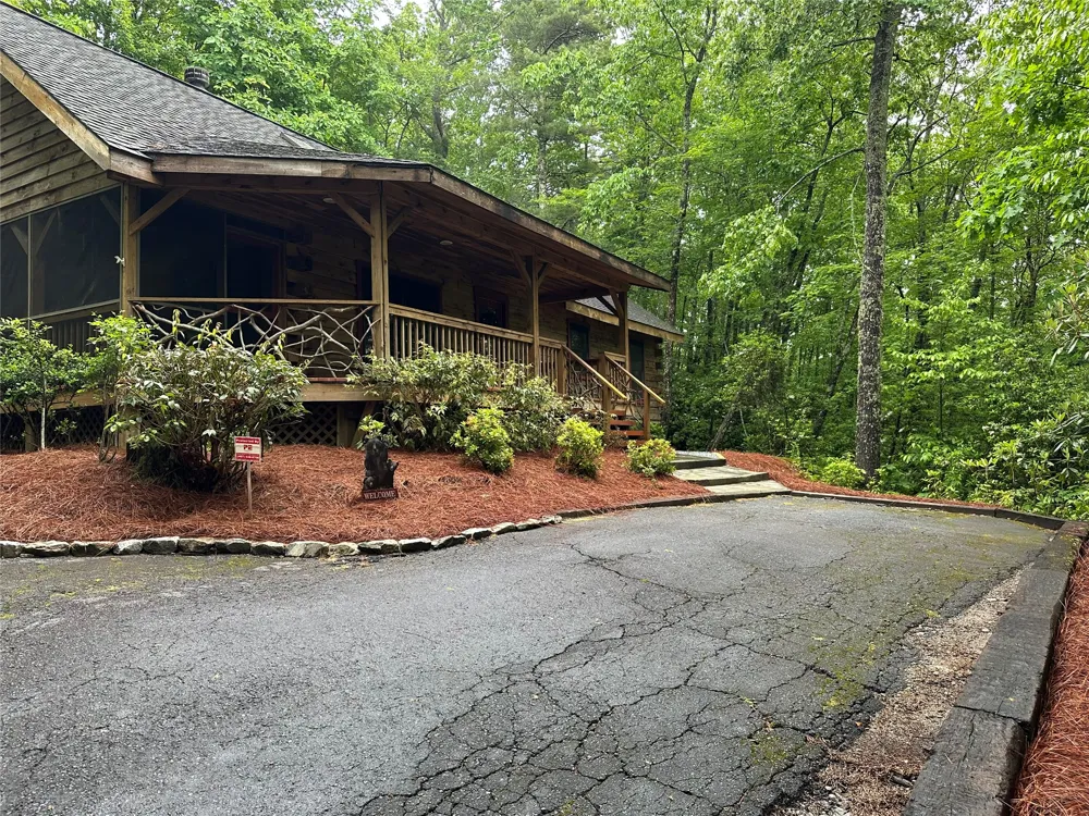 142 Golden Mist Court Sapphire, NC 28774
