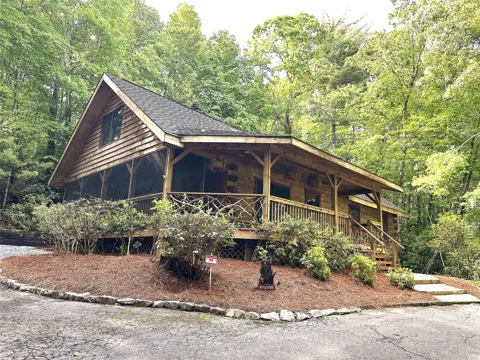 142 Golden Mist Court