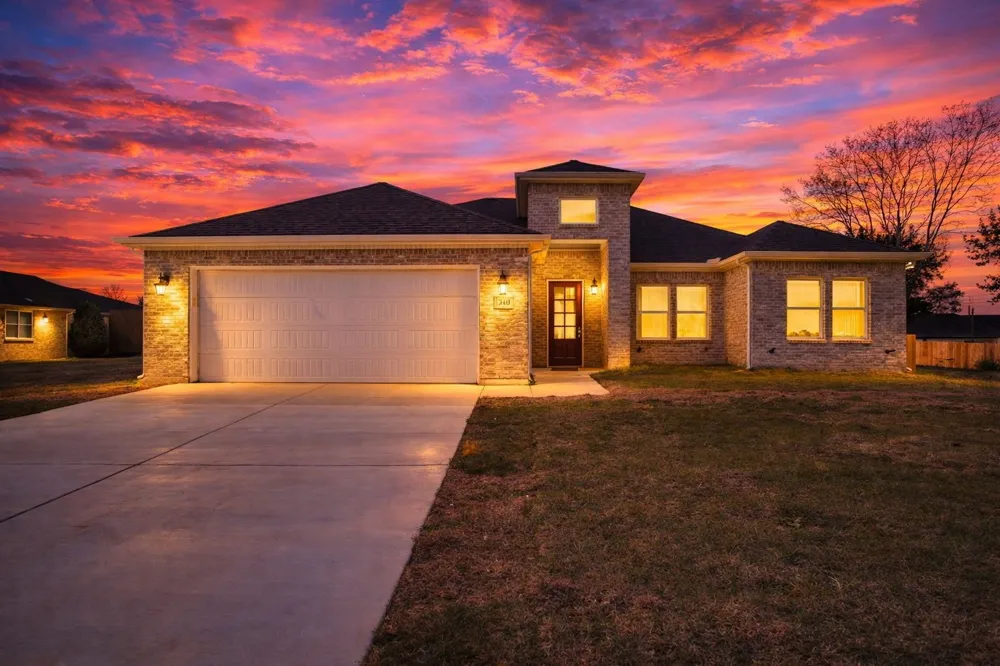 340 E Lamar Street Palmer, TX 75152