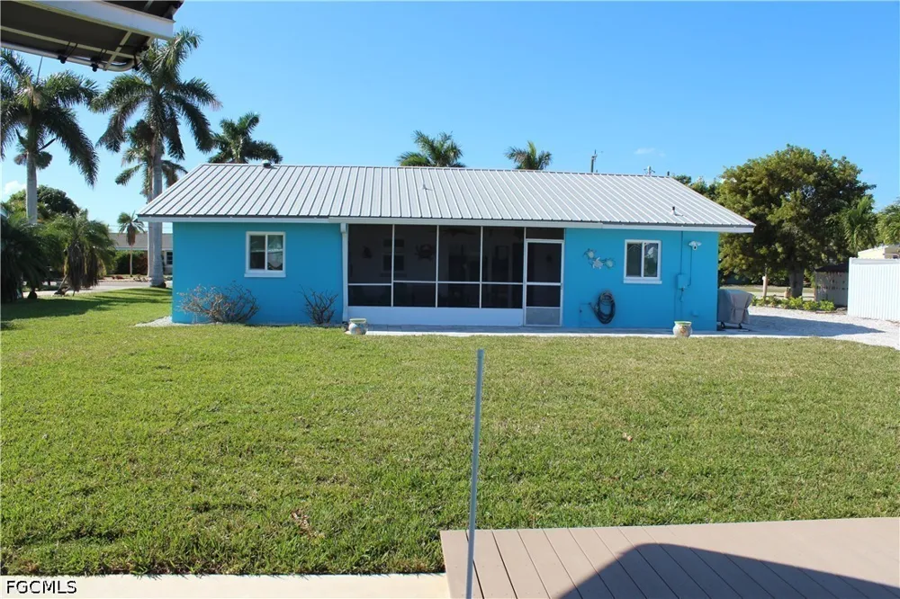 Sanderling Court St James City, FL 33956