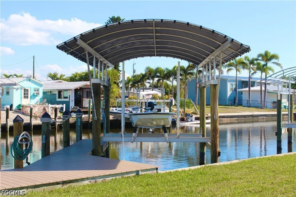 Sanderling Court St James City, FL 33956