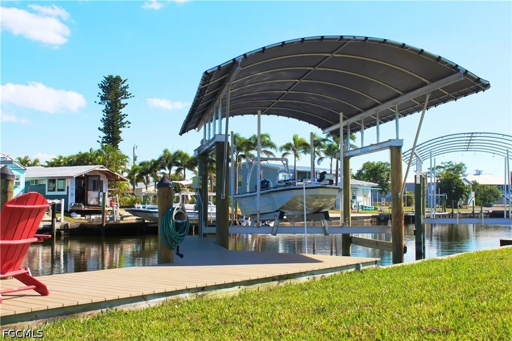 Sanderling Court St James City, FL 33956