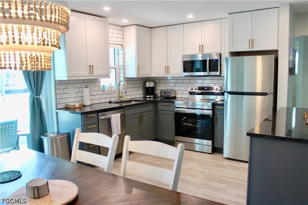 Sanderling Court St James City, FL 33956