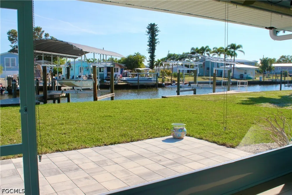 Sanderling Court St James City, FL 33956