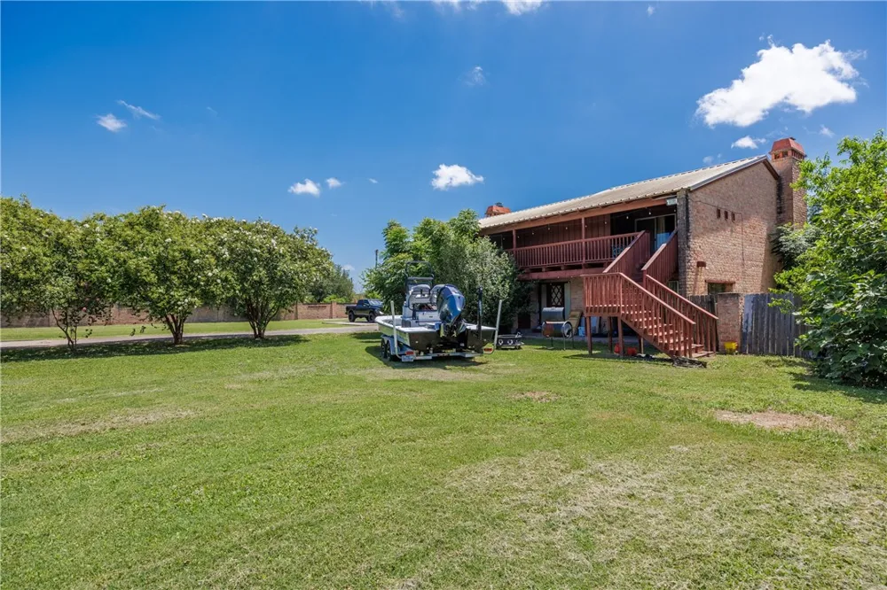 5335 E Riverview Drive Robstown, TX 78380
