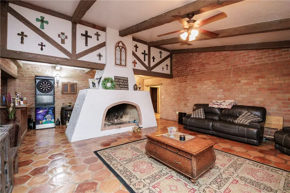 5335 E Riverview Drive Robstown, TX 78380