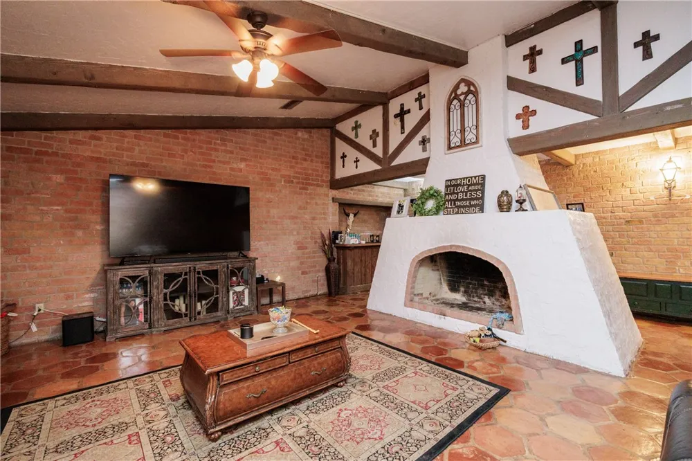 5335 E Riverview Drive Robstown, TX 78380