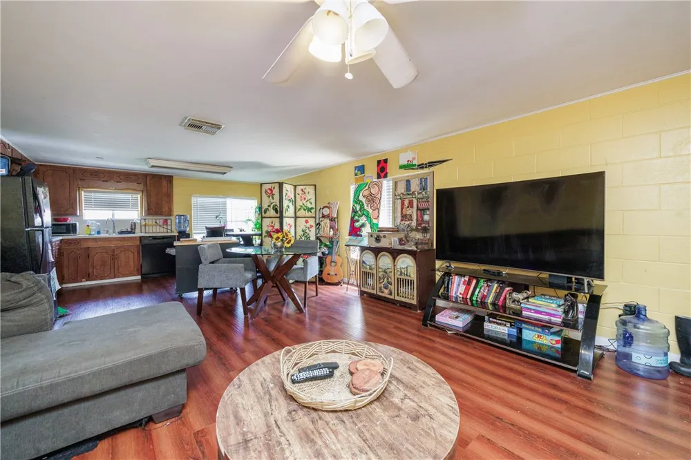5335 E Riverview Drive Robstown, TX 78380