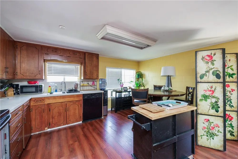 5335 E Riverview Drive Robstown, TX 78380