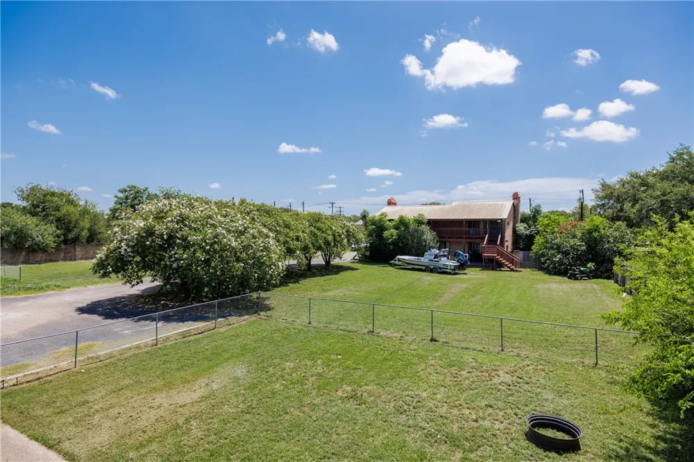 5335 E Riverview Drive Robstown, TX 78380