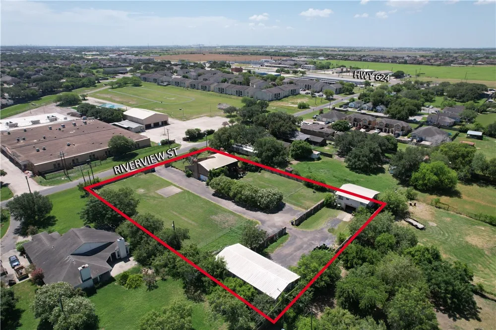 5335 E Riverview Drive Robstown, TX 78380