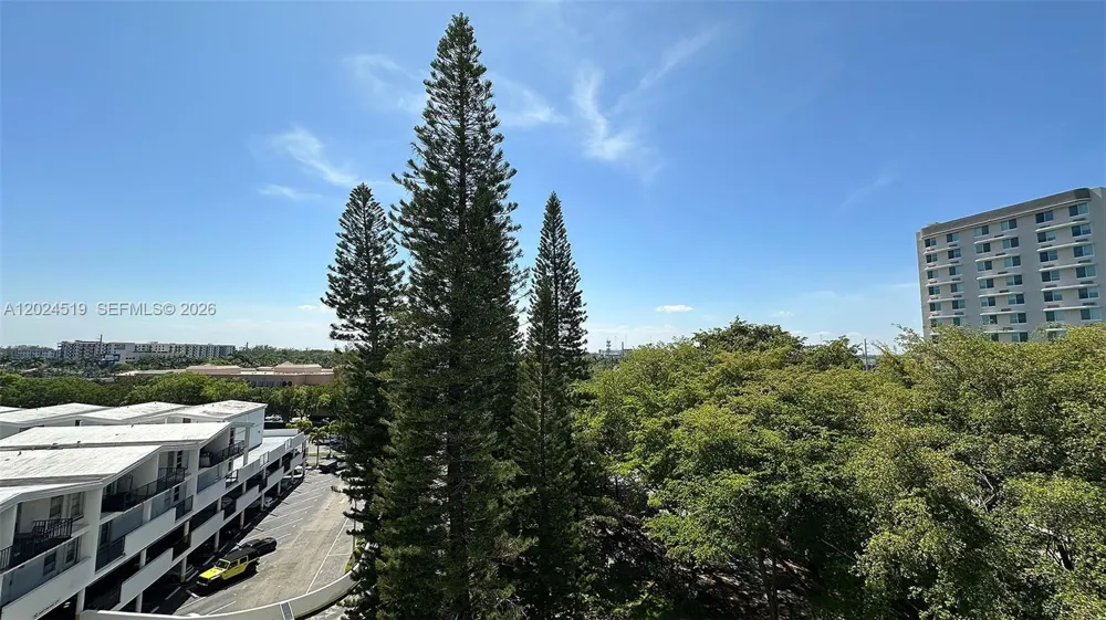 2780 NE 183rd St #701 Aventura, FL 33160