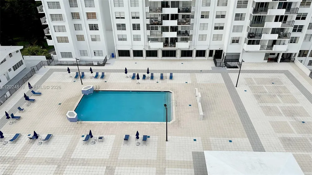 2780 NE 183rd St #701 Aventura, FL 33160