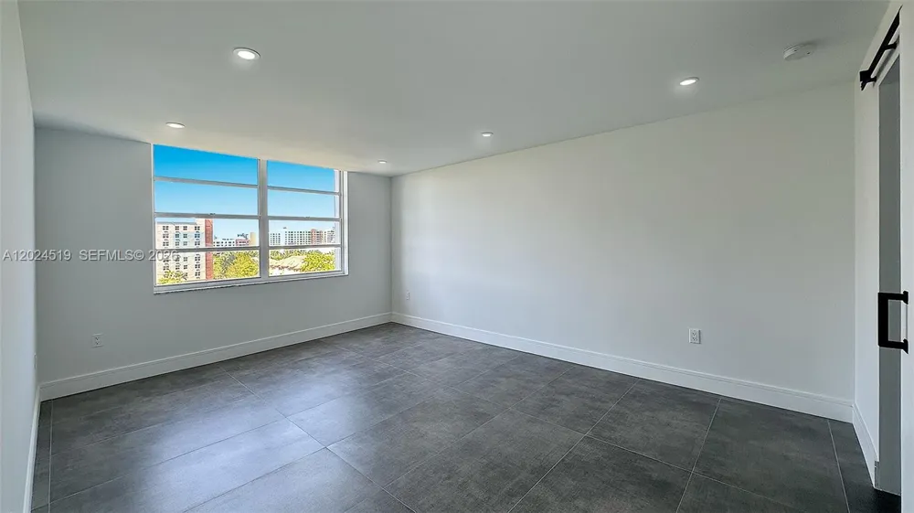 2780 NE 183rd St #701 Aventura, FL 33160