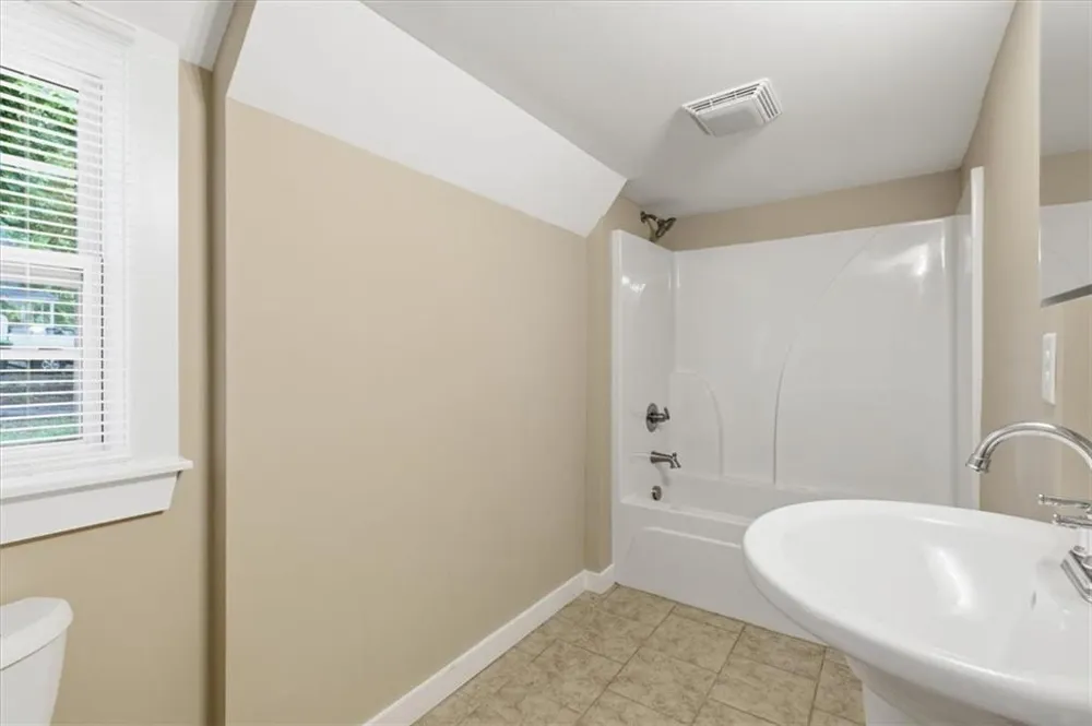 305 Grove Avenue SE Lindale, GA 30147