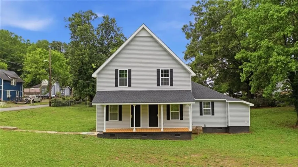 305 Grove Avenue SE Lindale, GA 30147