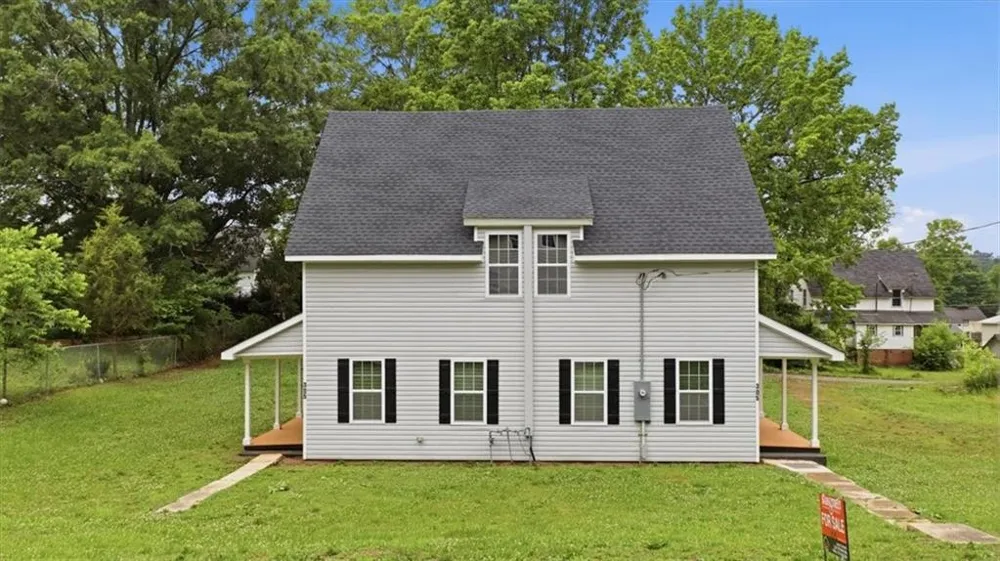 305 Grove Avenue SE Lindale, GA 30147