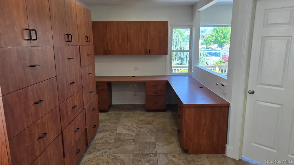 724 E Park Avenue Long Beach, NY 11561