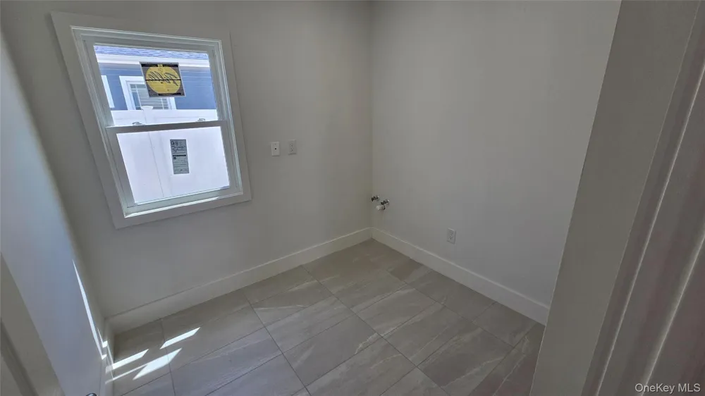 724 E Park Avenue Long Beach, NY 11561