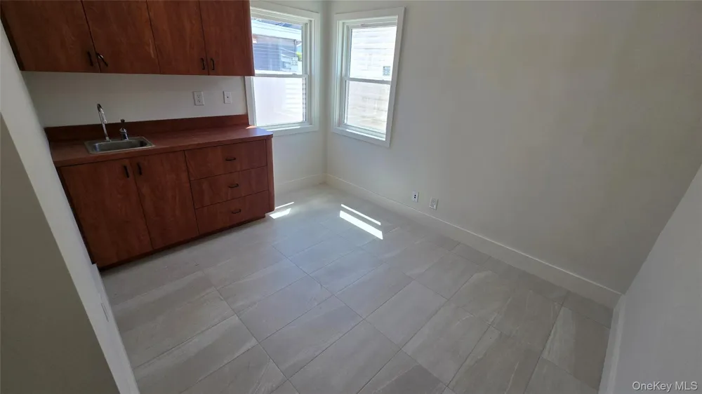 724 E Park Avenue Long Beach, NY 11561