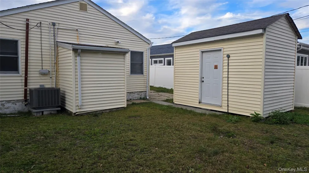 724 E Park Avenue Long Beach, NY 11561