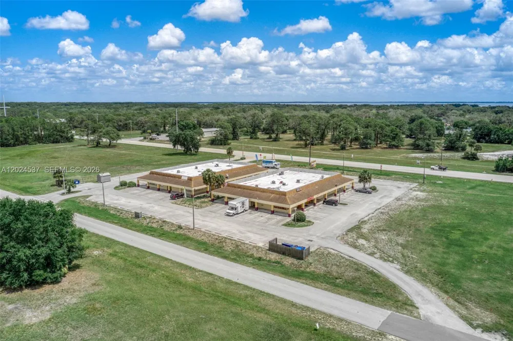 1613 Duane Palmer Sebring, FL 33876