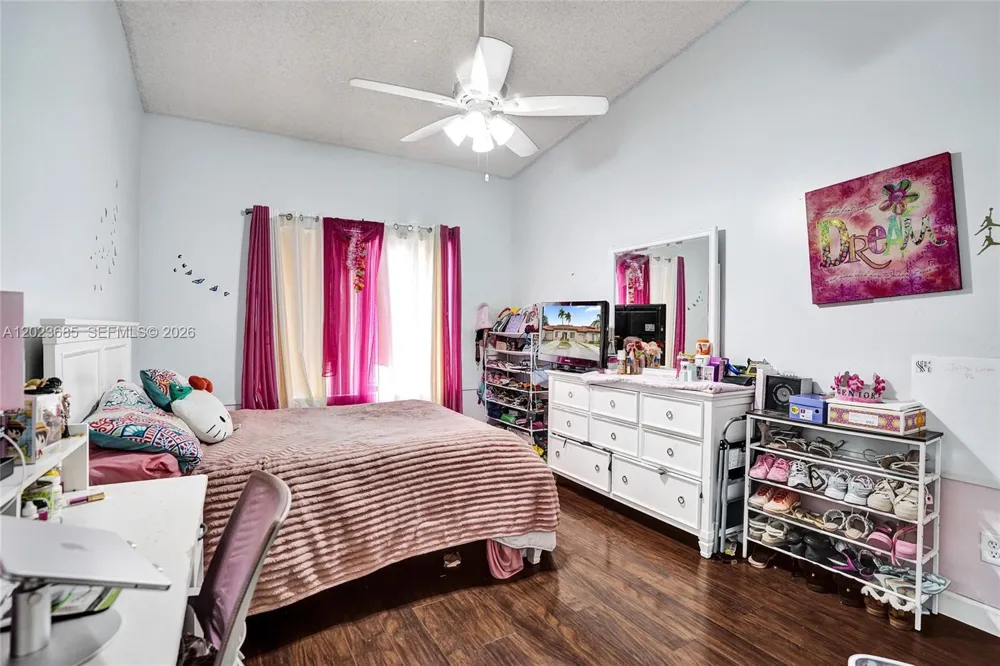 3273 W Inverrary Blvd W Lauderhill, FL 33319