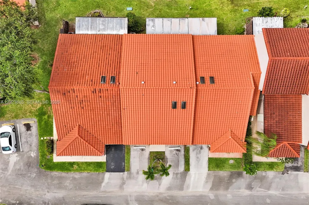 3273 W Inverrary Blvd W Lauderhill, FL 33319