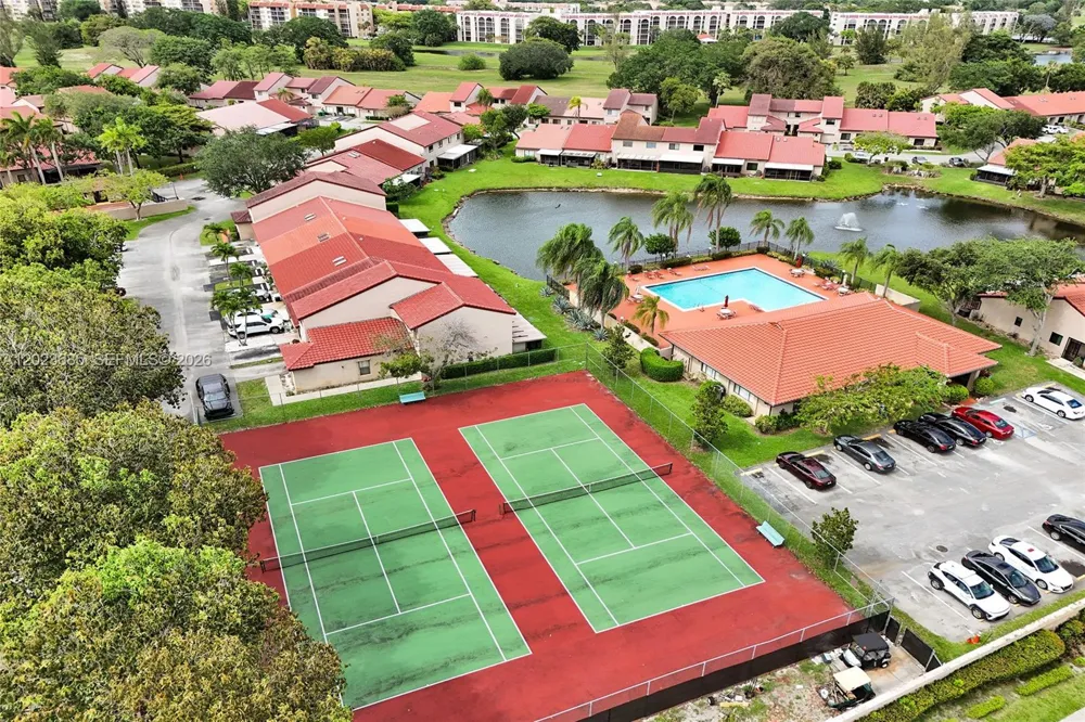 3273 W Inverrary Blvd W Lauderhill, FL 33319