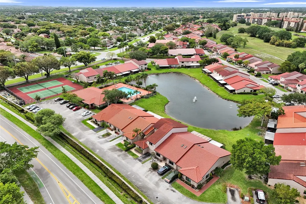 3273 W Inverrary Blvd W Lauderhill, FL 33319