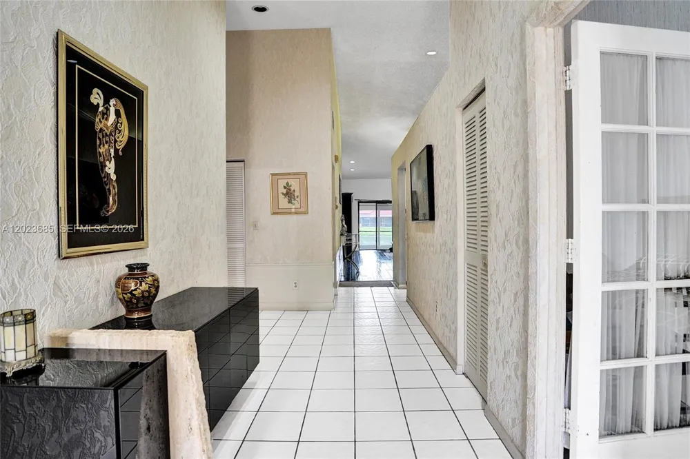 3273 W Inverrary Blvd W Lauderhill, FL 33319