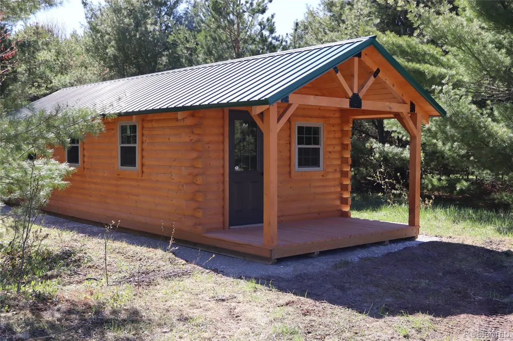 5575 E 26 Mile Road Pickford Township, MI 49774
