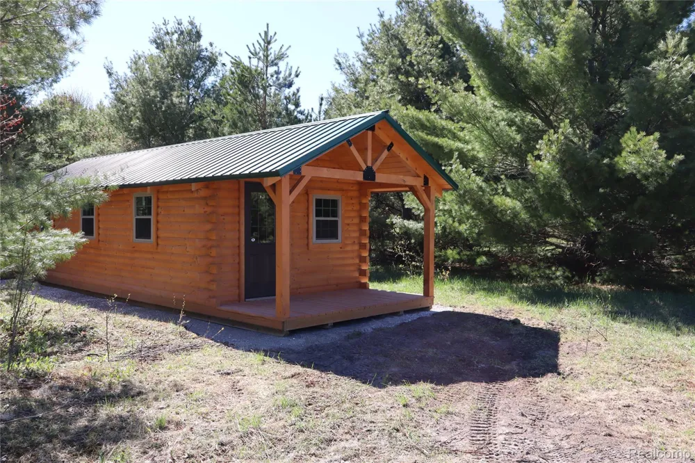 5575 E 26 Mile Road Pickford Township, MI 49774